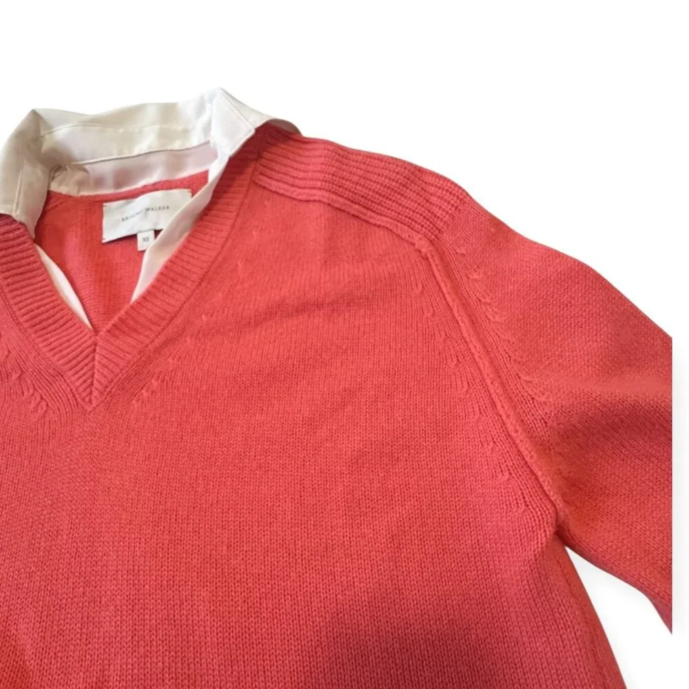 Brochu Walker The Looker Layered V-Neck Pullover Sweater. Size XS, Coral, white